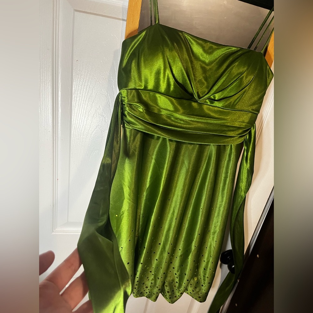 Le Chateau Formal Green Dress, Cocktail Dress, Prom, Size 7/8. - Picture 6 of 12